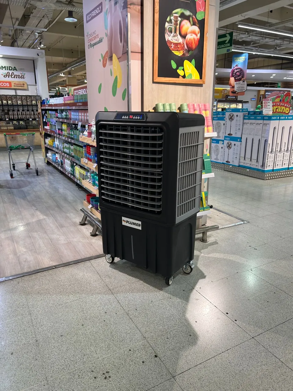Enfriador evaporativo CLIMAT en el pasillo de un supermercado